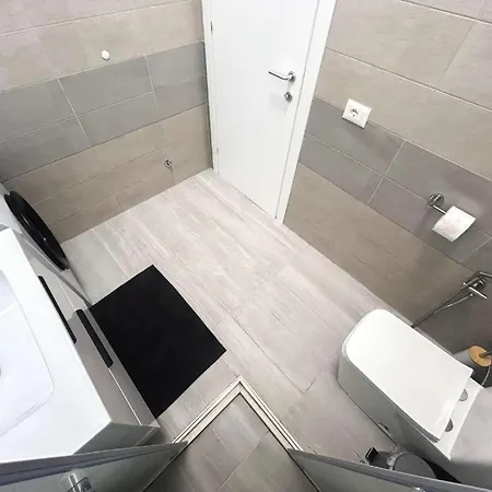 Gega - 2 Bedrooms Apartman Durrës