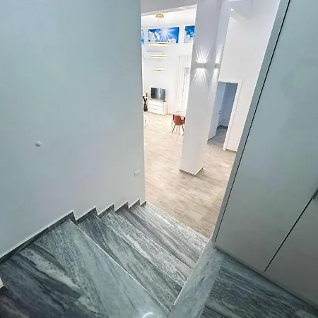 Gega - 2 Bedrooms