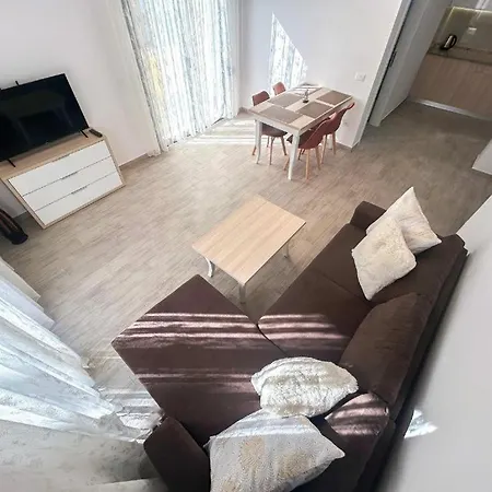 Gega - 2 Bedrooms Apartman Durrës