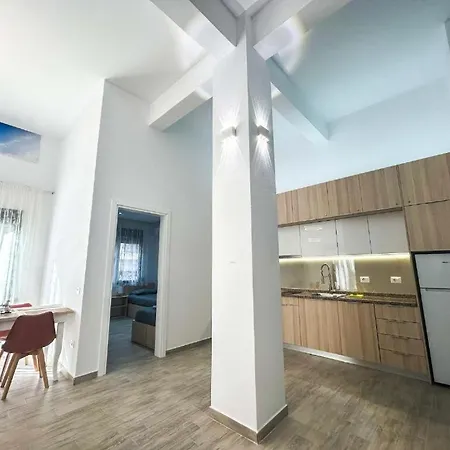 Gega - 2 Bedrooms Apartman Durrës